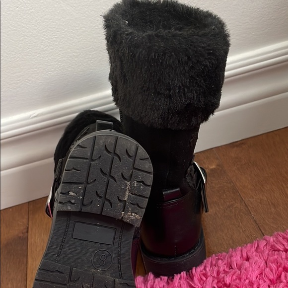 Toddler Fur Boots - Size 8 - Picture 4 of 4
